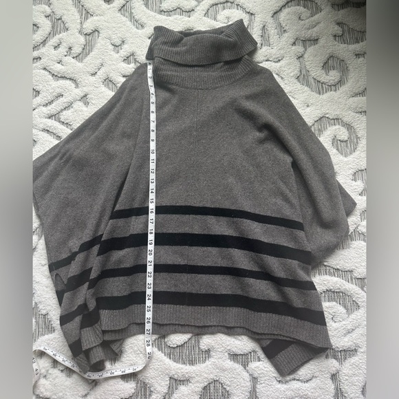 Tahari Black Gray Stripe Poncho - Picture 3 of 3